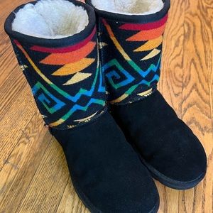 Pendleton Uggs Aztec Rainbow Short Boots size 6